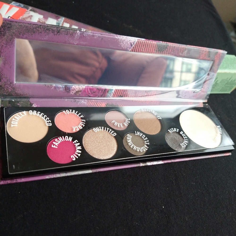 Mac Girls Palette Risk Taker New! 💄 Perfect for ⛱️ Summer